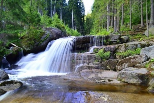 Vodopády Černé Desné a přehrada Souš