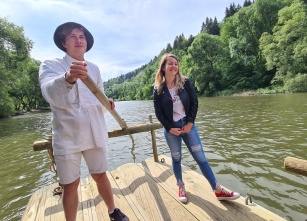 TIP na výlet - Slovensko: Plavba pltí na řece Oravě k Oravskému hradu.
